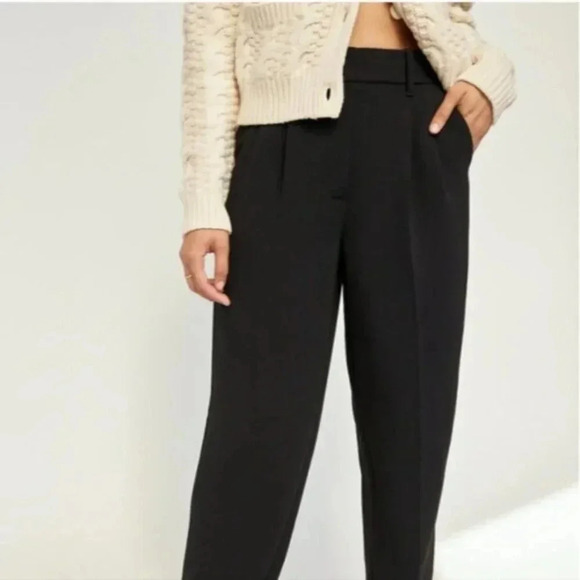 WILFRED Carrot Pant Black 00 Aritzia - Picture 3 of 13